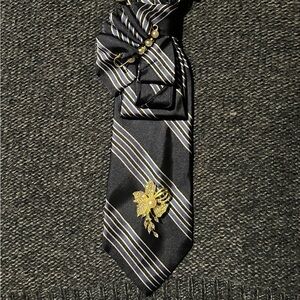 Elegant Striped Navy Tie with Cream Accents